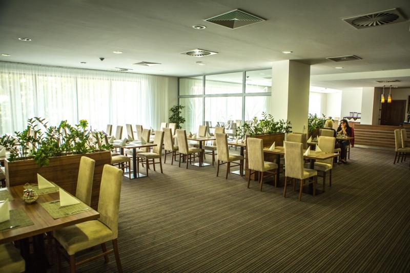 Reštaurácia a lobby bar